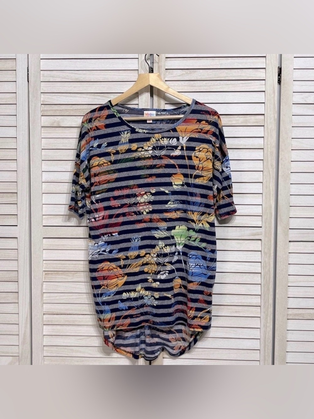 NWOT LulaRoe Irma Tunic Floral Striped Size XS